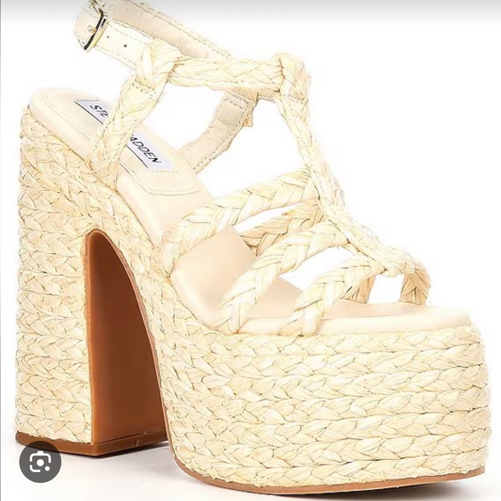 NIB STEVE MADDEN ANTONELLA SANDALS🥰